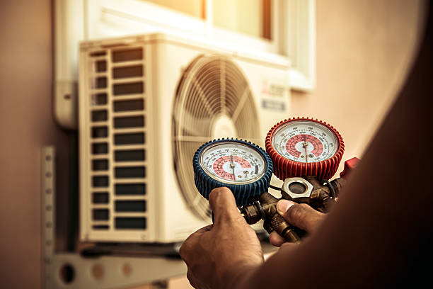 Professional Hvac Installation technician working in New Douglas, IL